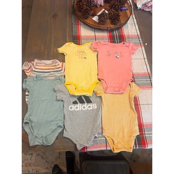 Kids Size 12 Months 6 Pack Baby Bodysuits Adidas/Carters Solid Multicolor - Picture 1 of 2